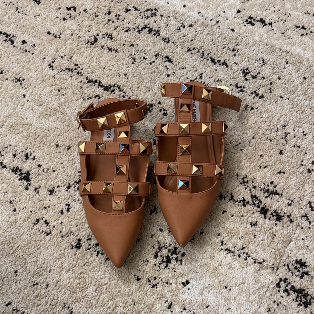 Steve Madden Tan Studded Flats